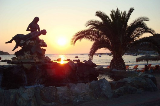 kini beach statue syros